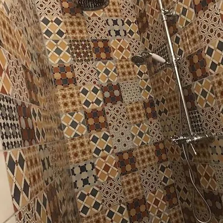 8 Pers 50m De La * Κολιούρ